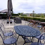 Chateau De Lantic 2*