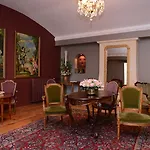 Chateau De Lantic Hotel