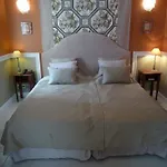 Chateau De Lantic فندق
