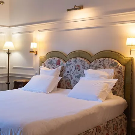 Chateau De Lantic Otel