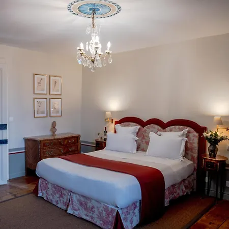 Hotel Chateau De Lantic 3*