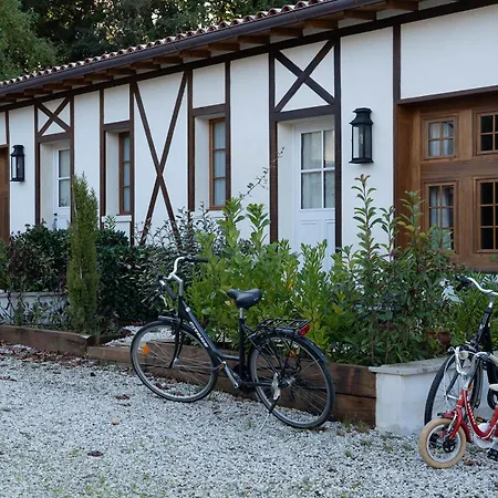 Hotel Chateau De Lantic 3*