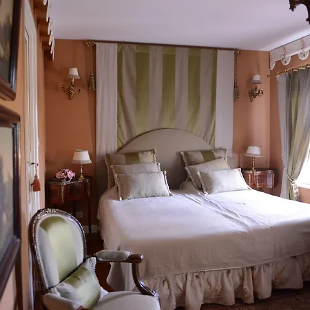 Chateau De Lantic Otel 2*