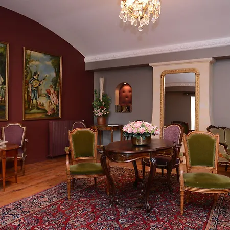 Chateau De Lantic Otel