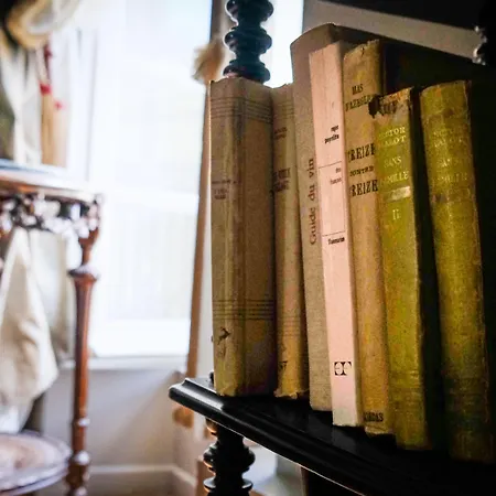 Chateau De Lantic Otel