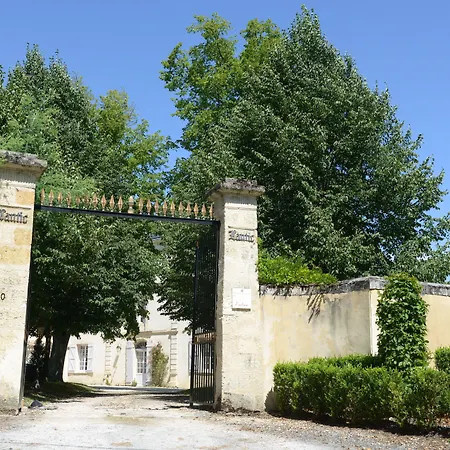 Chateau De Lantic Hotel 2*