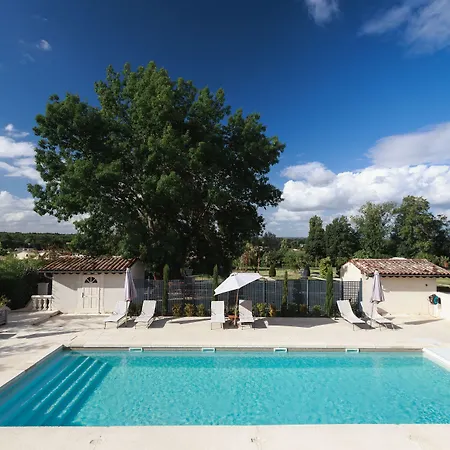 Hotel Chateau De Lantic 2*