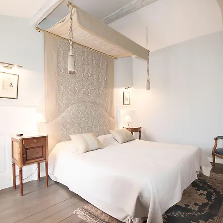 Otel Chateau De Lantic 2*