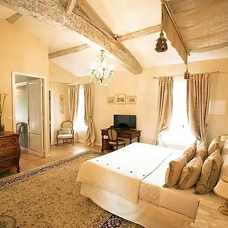 Hotel Chateau De Lantic 2*