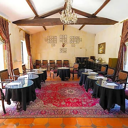 Hotel Chateau De Lantic 2*