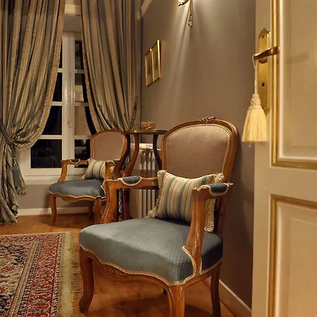Chateau De Lantic Hotel 3*