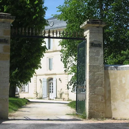 Chateau De Lantic Otel 2*