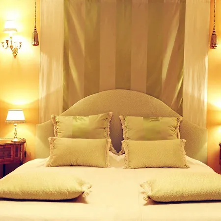 Chateau De Lantic Otel 2*