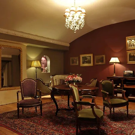 Chateau De Lantic 3*
