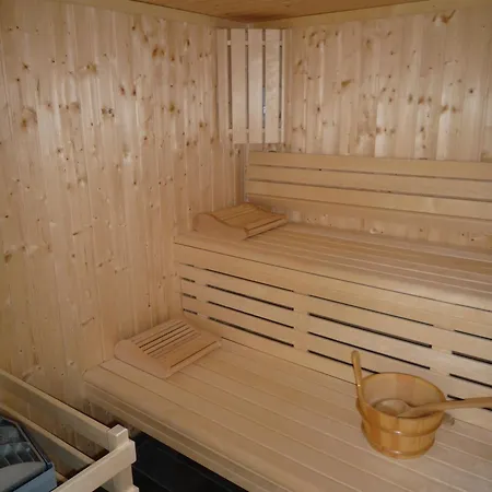 Otel Chateau De Lantic 2*