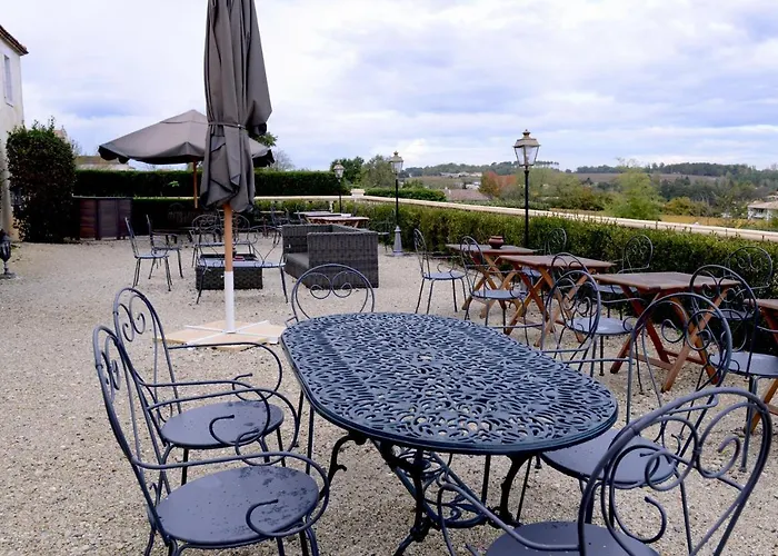 Chateau De Lantic 2*