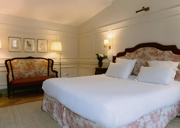 Chateau De Lantic Hotel 2*