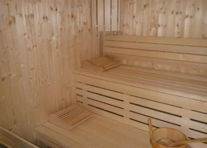 Chateau De Lantic 2*