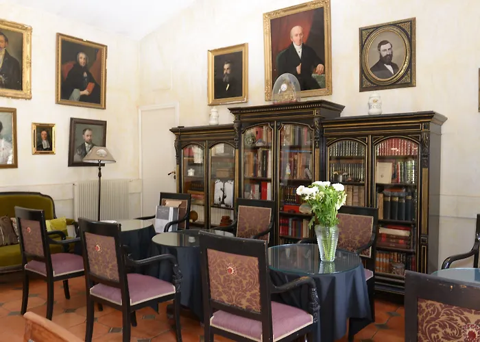 Chateau De Lantic 2*