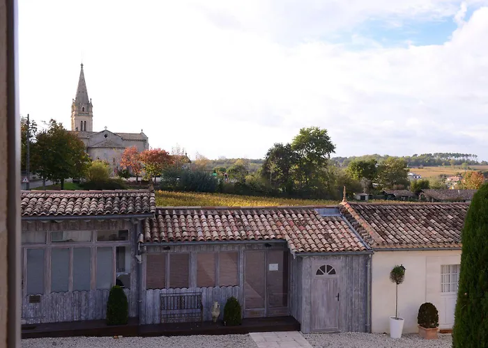 Hotel Chateau De Lantic 2*