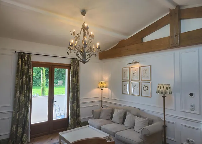 Chateau De Lantic Hotel 2*