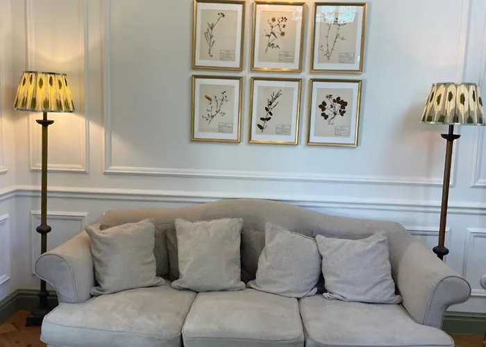 Chateau De Lantic Hotel 2*