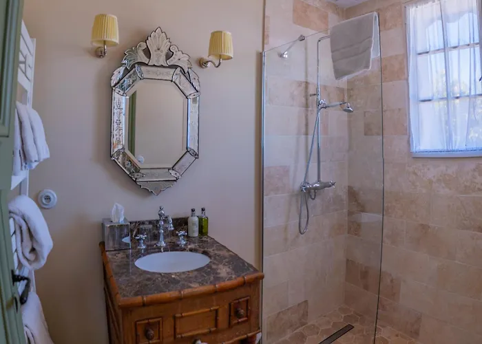 Chateau De Lantic Hotel 2*