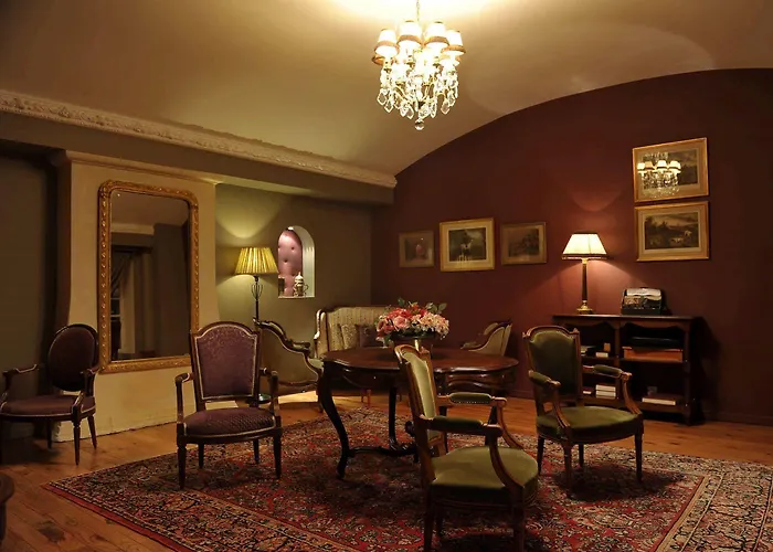 Chateau De Lantic 2*